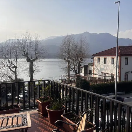 House In The Heart Of The Lakes